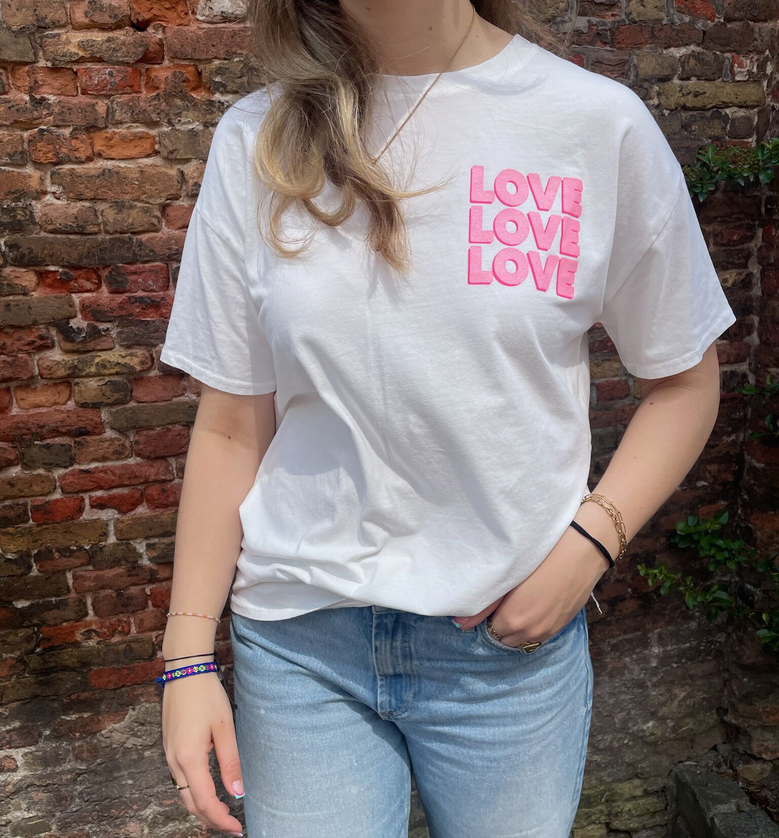 T-shirt love wit