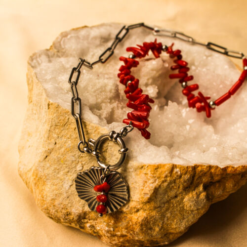 Avi Necklace - The Bold One