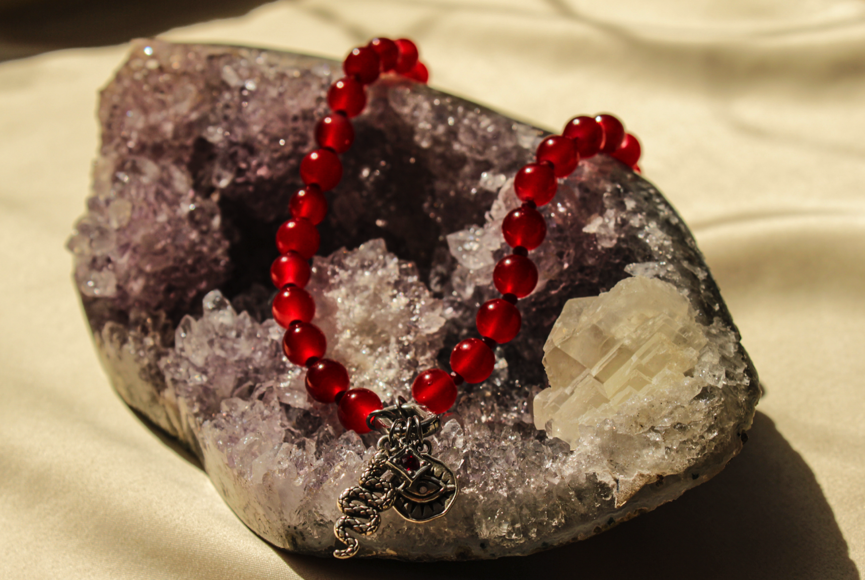 Ain necklace