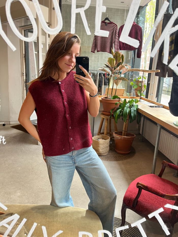 Tess gilet burgundy
