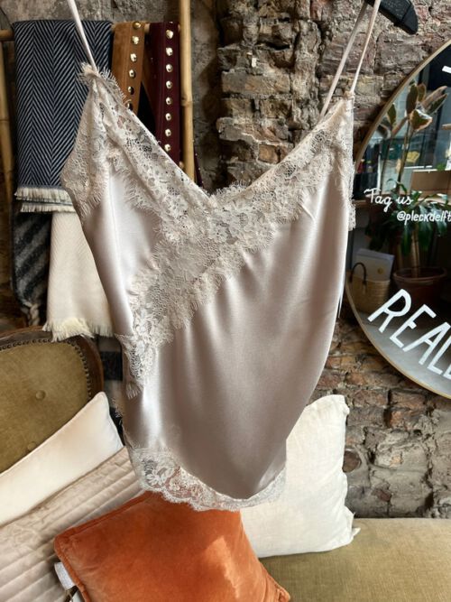 TOP KYARA LACE OFF WHITE