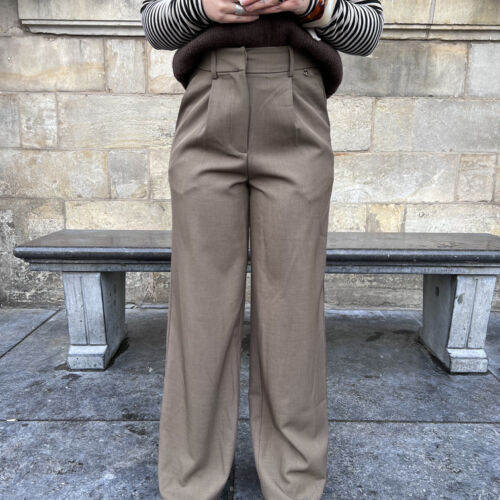 Gris pantalon taupe