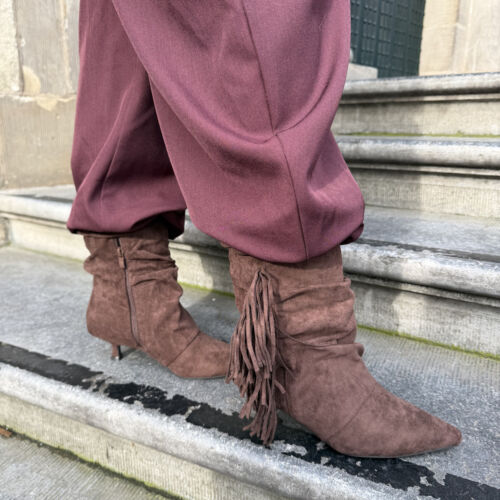 Fringe boots brown