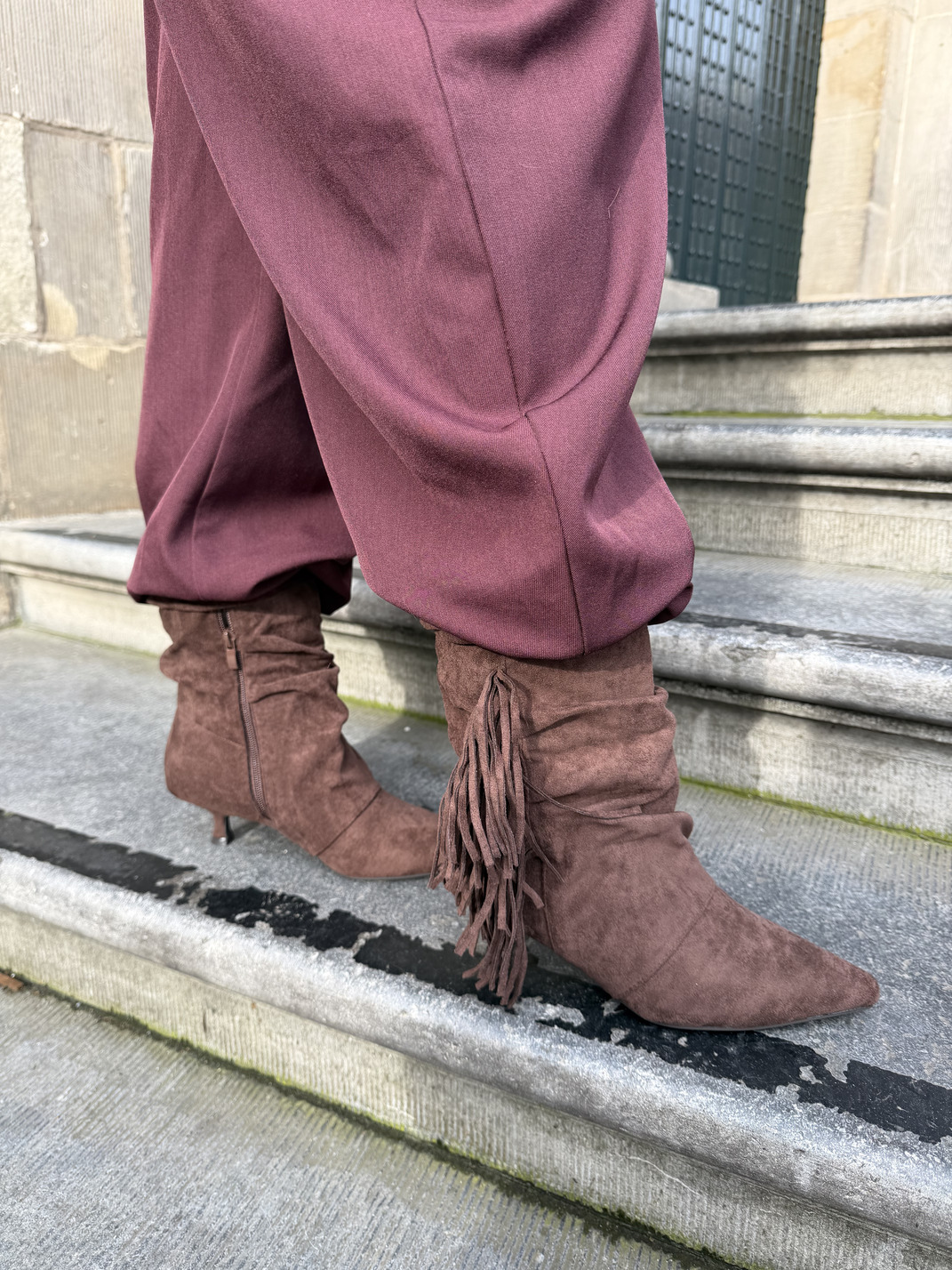 Fringe boots brown