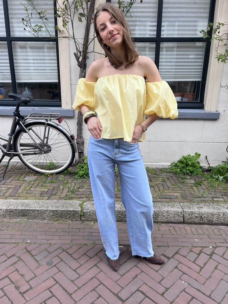 Top off-shoulder Leila Butteryellow
