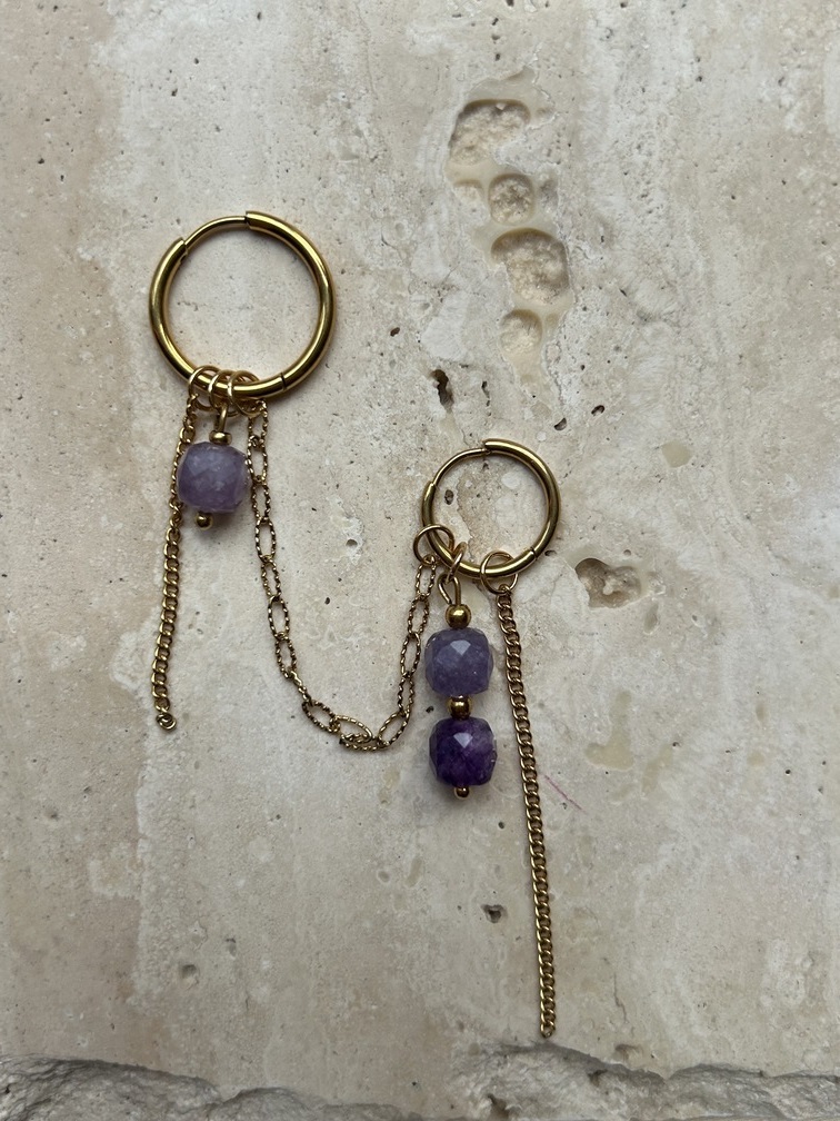 Connected earring Violet